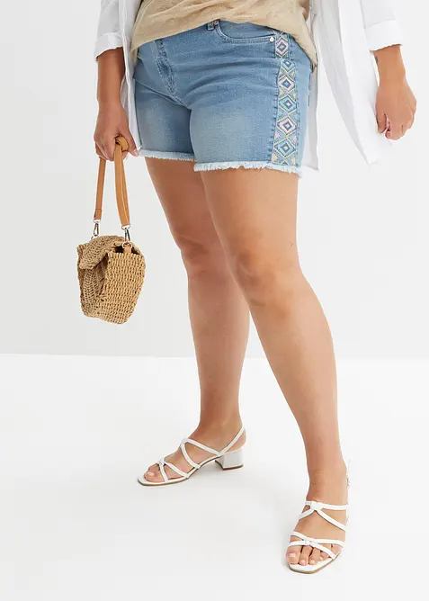 Jeans-Shorts Mid Waist in blau von vorne - bonprix