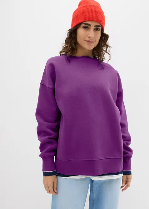 Oversize-Sweatshirt in lila von vorne (im Anschnitt) - bonprix