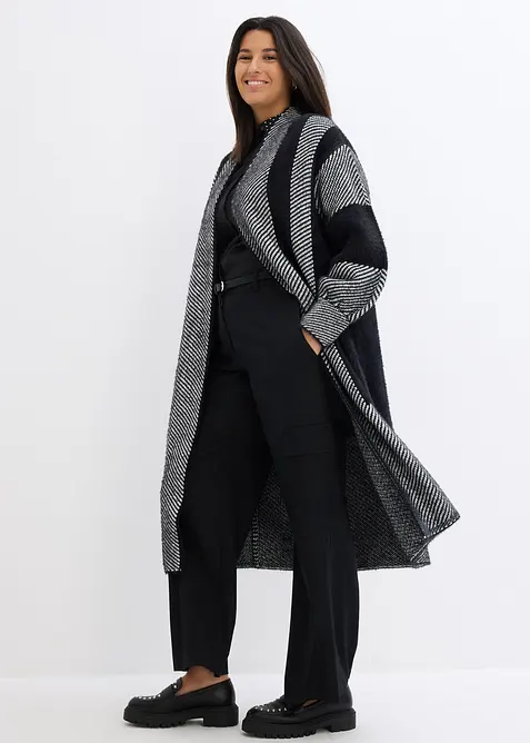 Strickmantel in schwarz von vorne (im Anschnitt) - bonprix