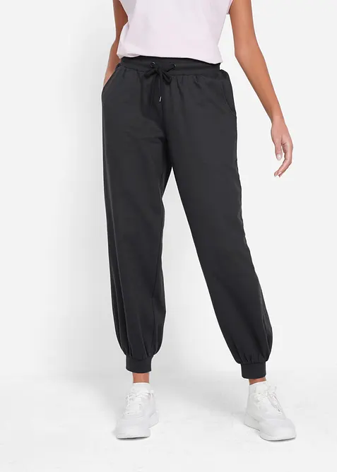 Jogginghose mit elastischem Bund in schwarz von vorne - bonprix