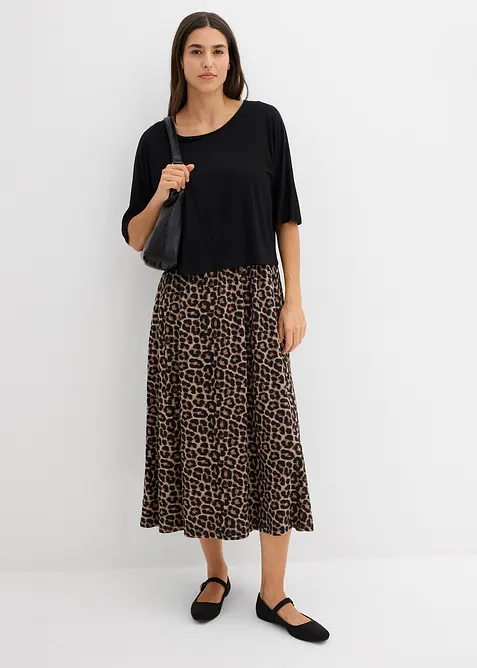 Shirt Kleid aus fließendem Viskose-Elasthan-Mix in schwarz im Look von vorne (Totalaufnahme) - bonprix