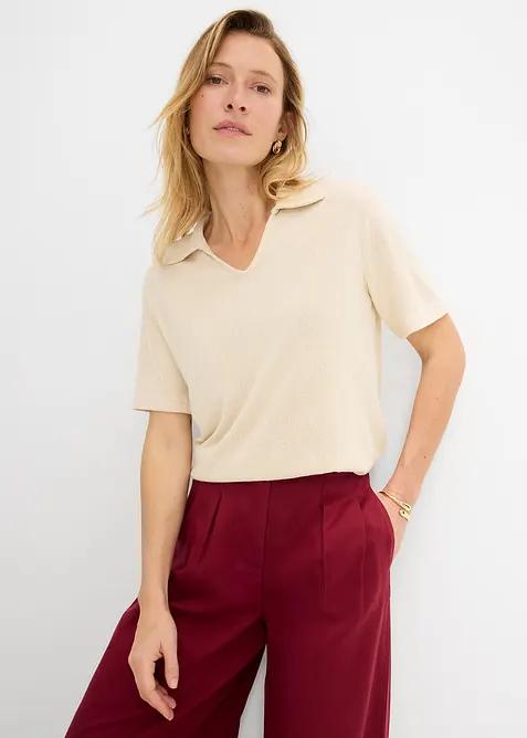 Poloshirt im Struktur-Material in beige von vorne (im Anschnitt) - bonprix