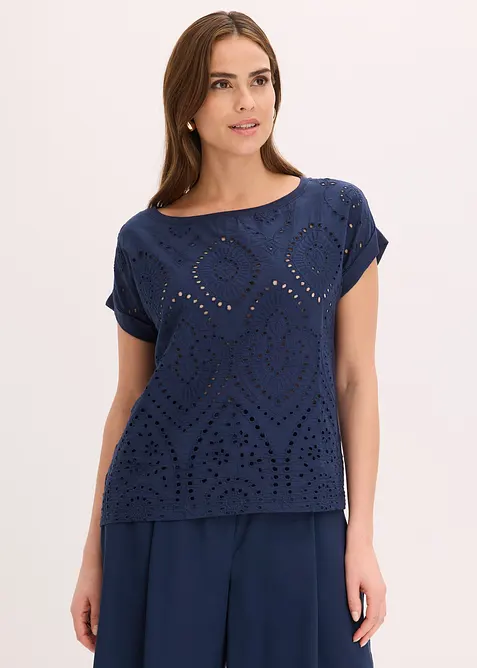 Shirt mit Lochspitze in blau von vorne (im Anschnitt) - bonprix
