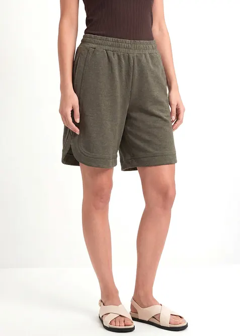 Weite Sweat-Shorts aus Baumwoll-Mix in grün von vorne - bonprix