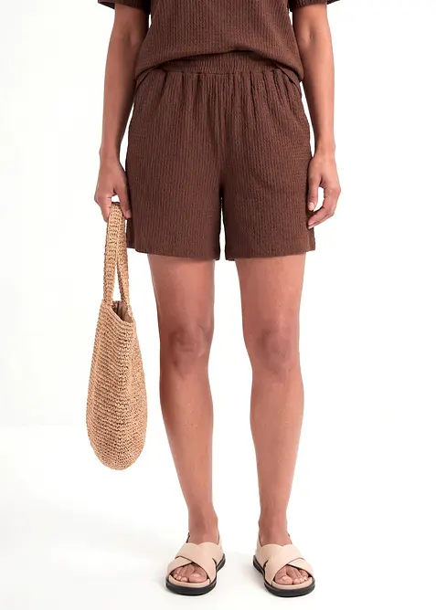 Schlupf-Shorts aus Borkencrepe in braun von vorne - bonprix