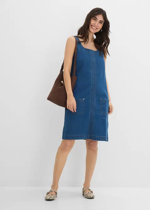 Baumwoll-Jeanskleid mit Latzträgern, knieumspielend in blau im Look von vorne (Totalaufnahme) - bonprix