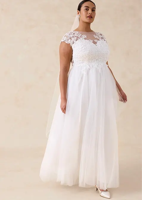 Brautkleid aus zartem Tüll mit Spitze in weiß von vorne (Totalaufnahme) - bonprix