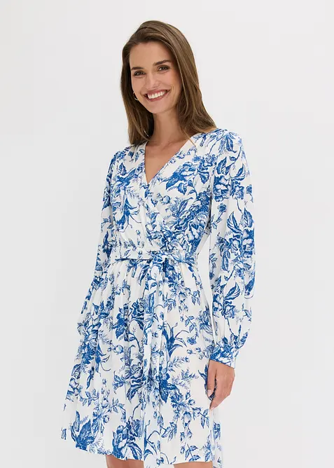 Kleid aus fließender Viskose in weiß von vorne (Totalaufnahme) - bonprix