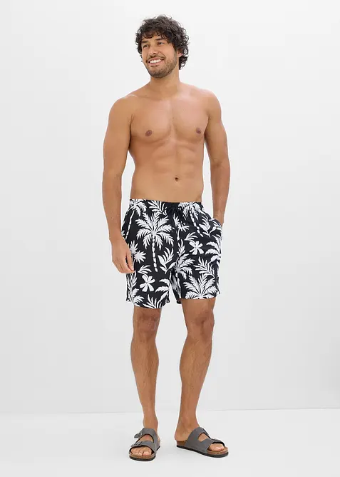 Badeshorts mit seitlichen Taschen in schwarz von vorne (Totalaufnahme) - bonprix
