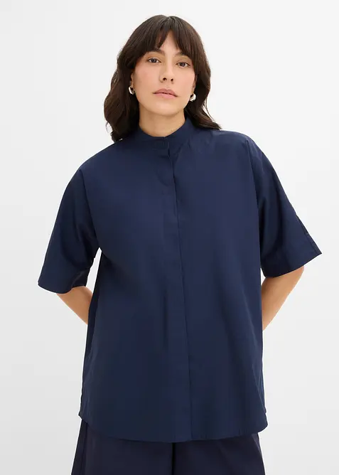 Bluse aus reiner Bio-Baumwolle in blau von vorne (im Anschnitt) - bonprix