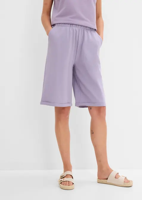 Sweat-Bermuda aus leichter Baumwolle in lila von vorne - bonprix
