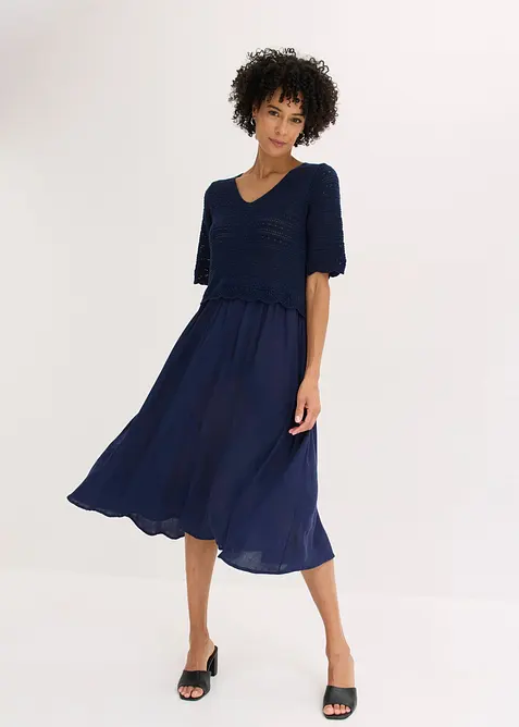 Kleid mit integriertem Ajourstrick-Oberteil in blau im Look von vorne (Totalaufnahme) - bonprix