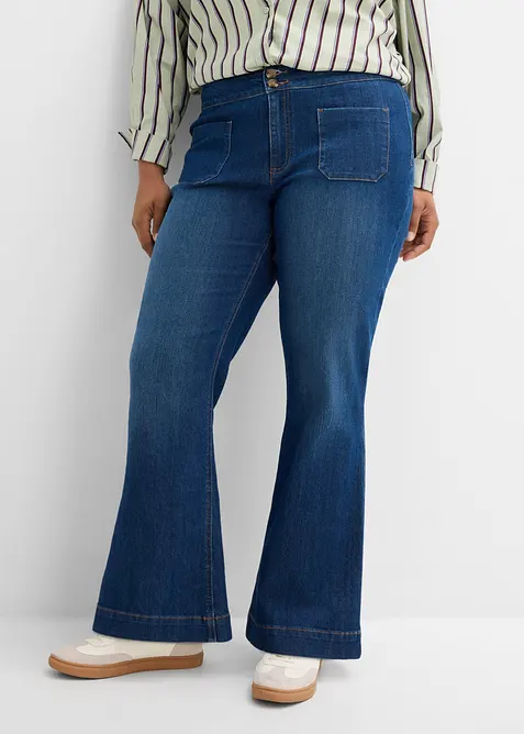 Flared-Jeans Mid Waist in blau von vorne - bonprix