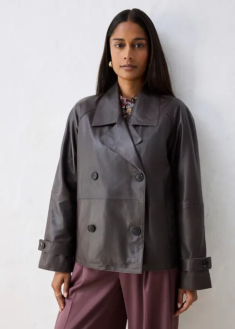 Cabanjacke aus Lammnappa-Leder in braun von vorne (im Anschnitt) - bonprix