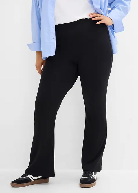Ausgestellte Jersey-Hose in schwarz von vorne - bonprix