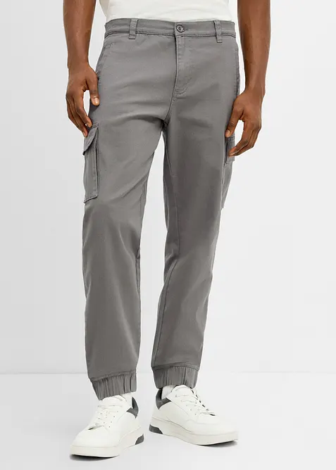 Regular Fit Stretch-Cargohose, Tapered in grau von vorne - bonprix