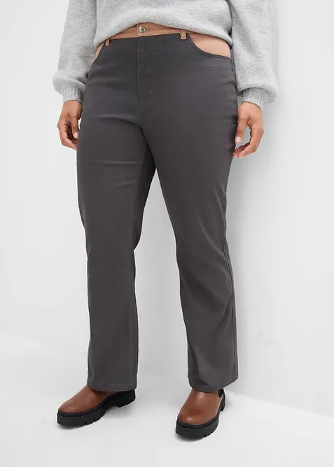 Bootcut-Hose aus elastischem Baumwoll-Mix in grau von vorne - bonprix