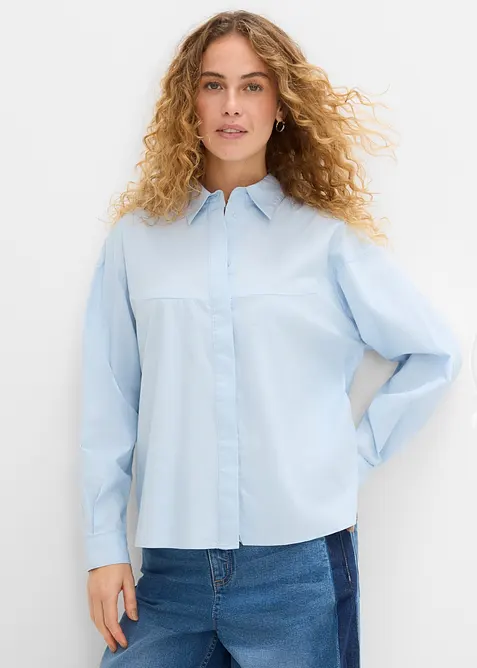 Hemdbluse aus Baumwoll-Mix in blau von vorne (im Anschnitt) - bonprix