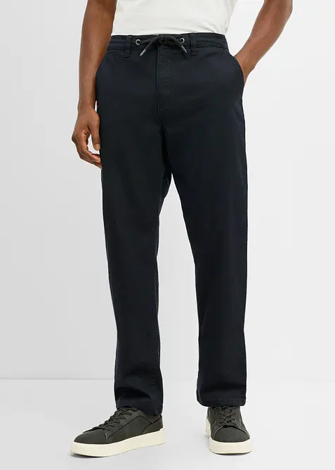 Classic Fit Stretch-Chinohose mit weitem Bein, Straight in schwarz von vorne - bonprix