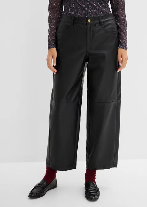 Lederimitat-Hose in Barrelform in schwarz von vorne - bonprix