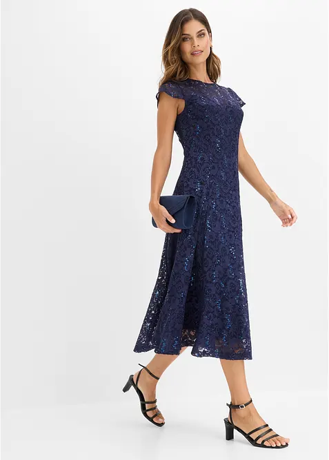 Spitzenkleid in blau im Look von vorne (Totalaufnahme) - bonprix