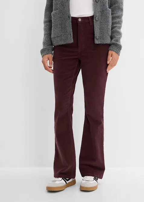 Bootcut-Cordhose aus Baumwoll-Mix in lila von vorne - bonprix
