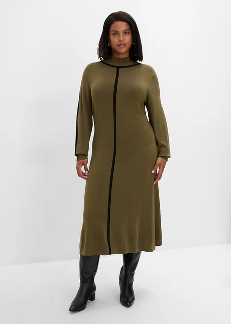 Strickkleid aus feinem Viskose-Mix in grün von vorne (Totalaufnahme) - bonprix