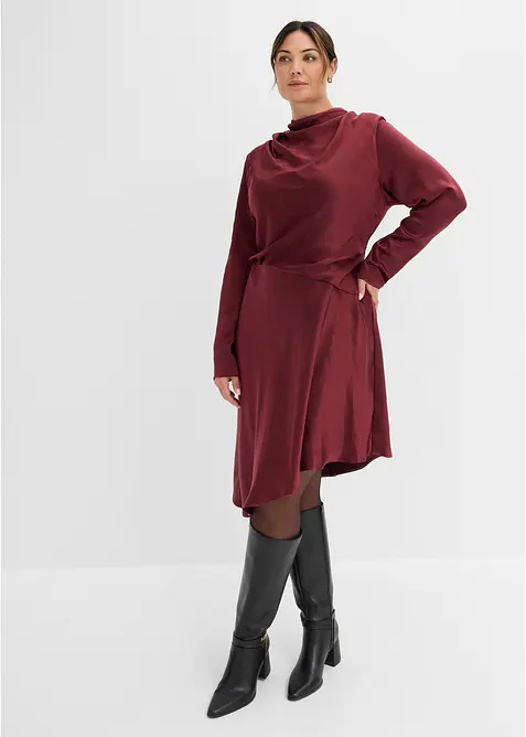 Satin-Midikleid in rot von vorne (Totalaufnahme) - bonprix
