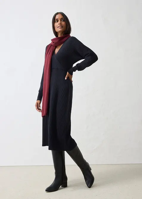 Strickkleid mit weichem Woll-Mix in schwarz im Look von vorne (Totalaufnahme) - bonprix