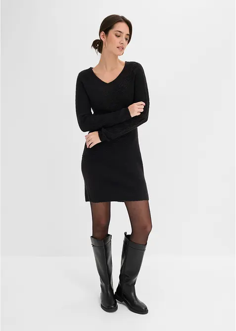 Strickkleid mit V-Ausschnitt in schwarz von vorne (Totalaufnahme) - bonprix