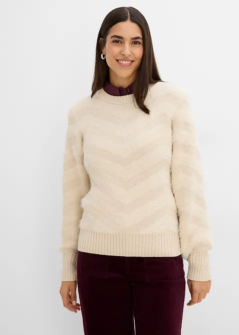 Pullover mit Flauschgarn in beige von vorne (im Anschnitt) - bonprix