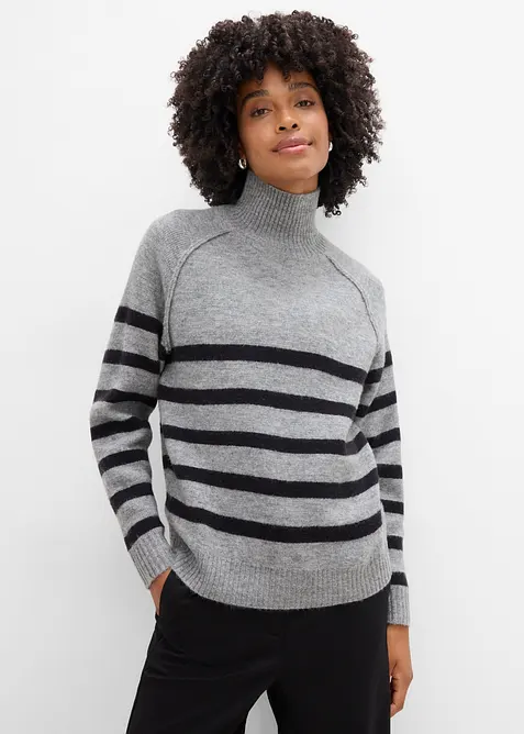 Lockerer Strickpullover mit Rollkragen in grau von vorne (im Anschnitt) - bonprix