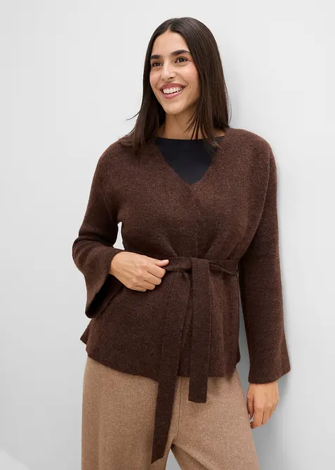 Strickjacke mit Bindegürtel in braun von vorne (im Anschnitt) - bonprix