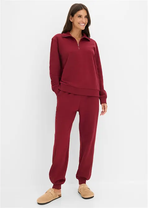 Loungewear Sweat Hausanzug in rot von vorne (Totalaufnahme) - bonprix