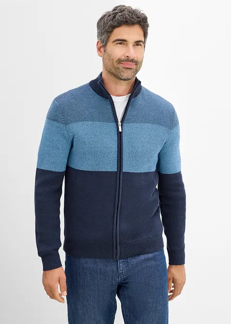 Strickjacke in Regular Fit in blau von vorne (im Anschnitt) - bonprix