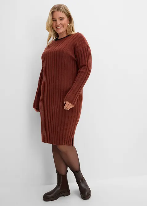Strickkleid in braun von vorne (Totalaufnahme) - bonprix