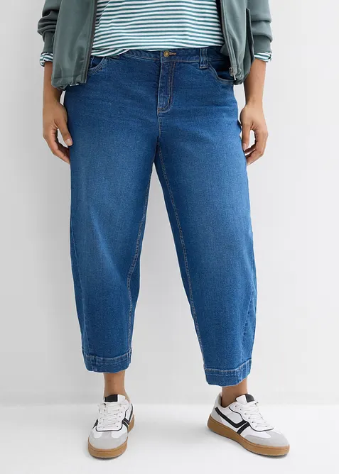 Barrel-Jeans, Mid Waist, cropped in blau von vorne - bonprix