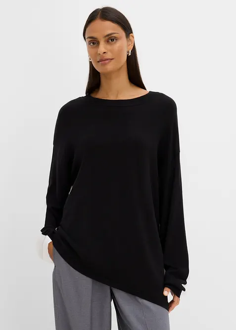 Asymmetrischer Pullover aus softem Viskose-Mix in schwarz von vorne (im Anschnitt) - bonprix