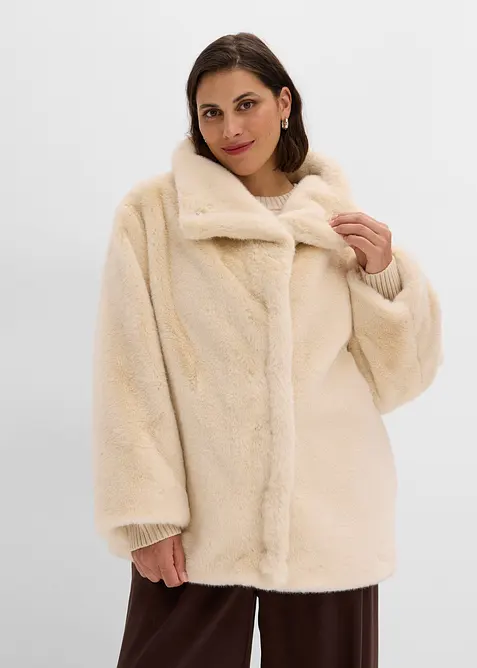Fellimitat-Jacke mit hohem Kragen in beige von vorne (im Anschnitt) - bonprix