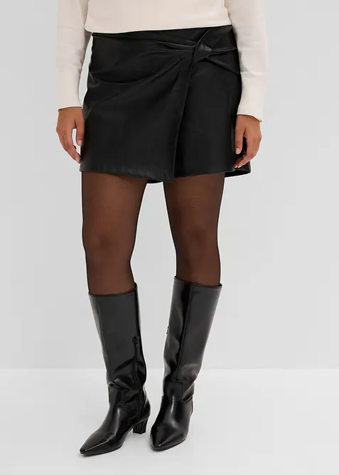 Lederimitat-Skort mit hohem Bund in schwarz von vorne - bonprix