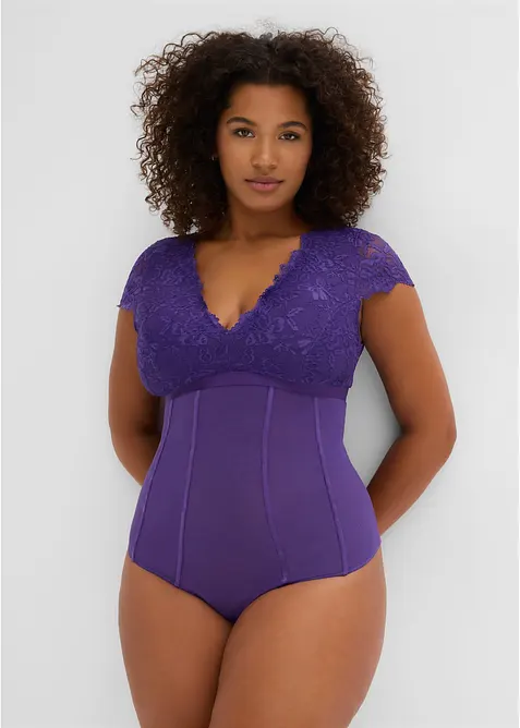 Body mit weicher Spitze in lila von vorne (Totalaufnahme) - bonprix