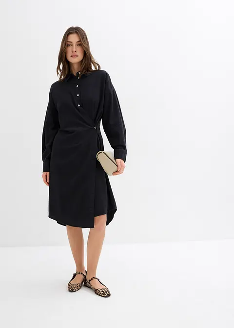 Asymmetrisches Hemdblusenkleid aus Viskose-Mix in schwarz im Look von vorne (Totalaufnahme) - bonprix