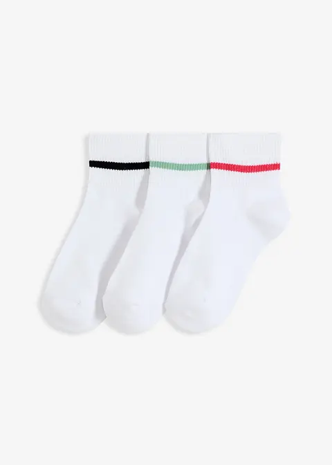 Kurze Tennissocke mit Bio-Baumwolle und Frottee in der Innensohle (3er Pack) in weiß von vorne - bonprix