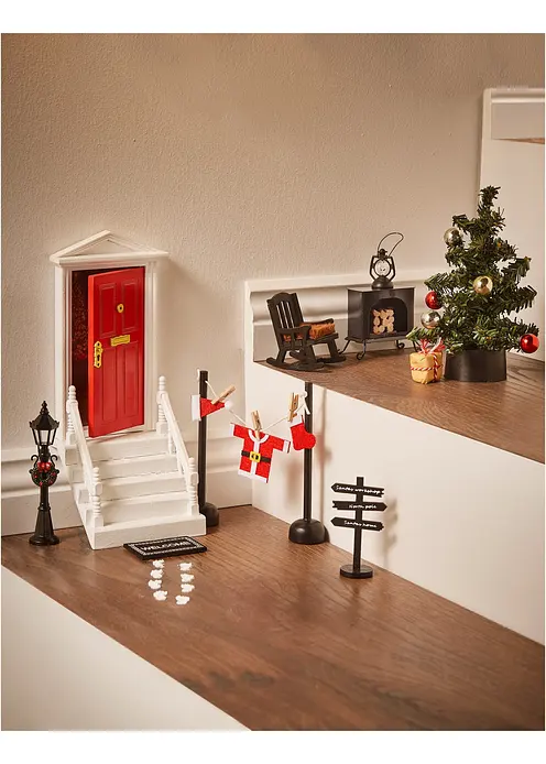 Deko-Objekt Minatur Wichteltür mit Zubehör (20-tlg.Set) in rot - bonprix