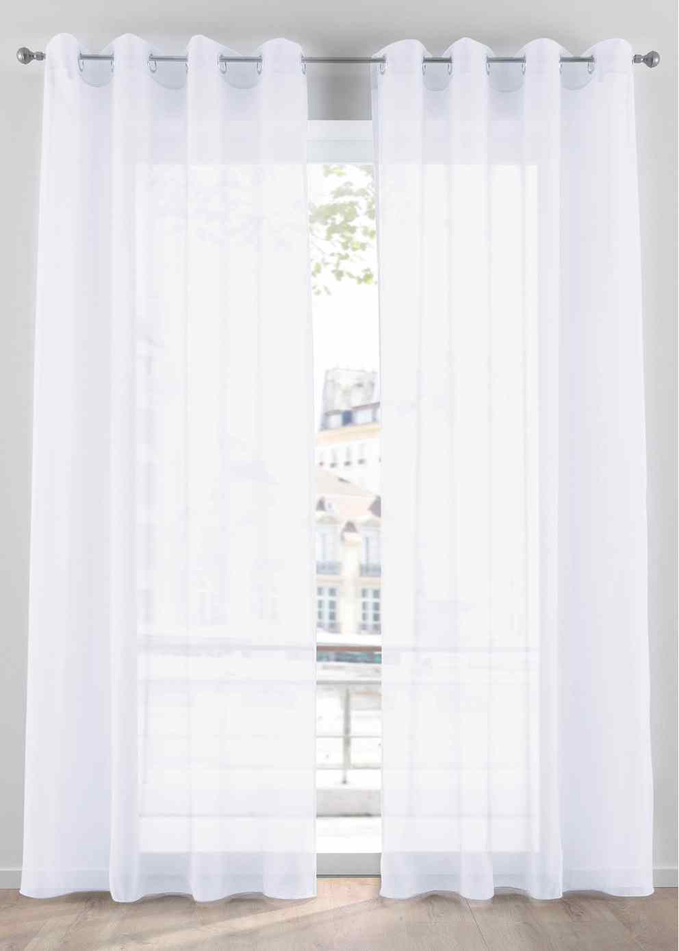 Plain curtain