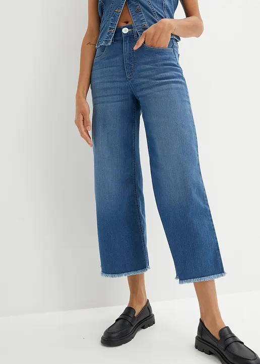 7/8-Komfort-Stretch-Jeans, Wide Fit in blau von vorne - bonprix
