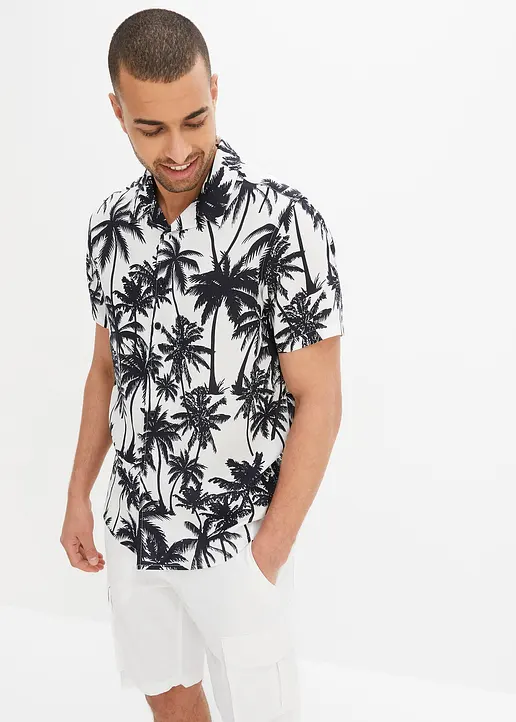 Kurzarmhemd aus Viskose, Slim Fit in weiß von vorne (im Anschnitt) - bonprix