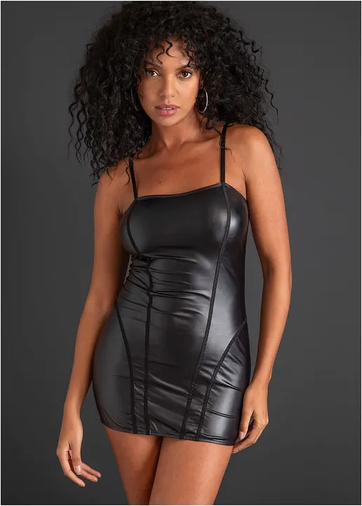 Kleid aus Wetlook in schwarz von vorne (Totalaufnahme) - VENUS