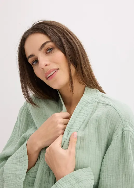 Morgenmantel aus softem Musselin, oversized in grün (Detailaufnahme) - bonprix