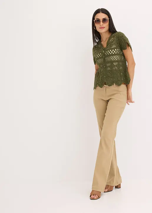 Crochet Kurzjacke in grün im Look von vorne (Totalaufnahme) - bonprix